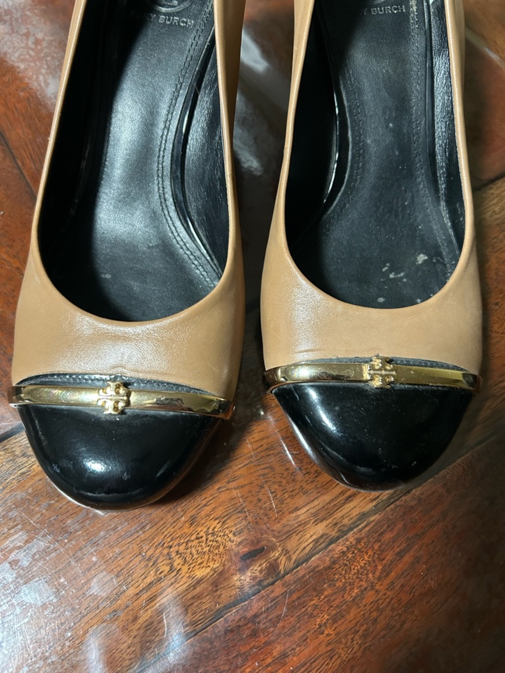 Tory Burch Two-Tone Cap Toe Pumps in Camel and Black with Gold Trim - Picture 2 of 5